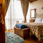 Hagiati - Cozy Mountain Retreat Szálloda 2*