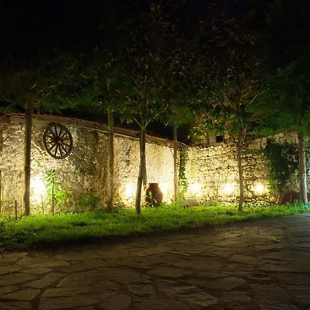 فندق Hagiati - Cozy Mountain Retreat إذيسا