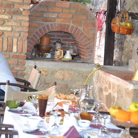 فندق Hagiati - Cozy Mountain Retreat إذيسا